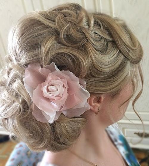 Внимание акция!  Свадебная прическа макияж цена 2000 РУБ выезд на дом! 05