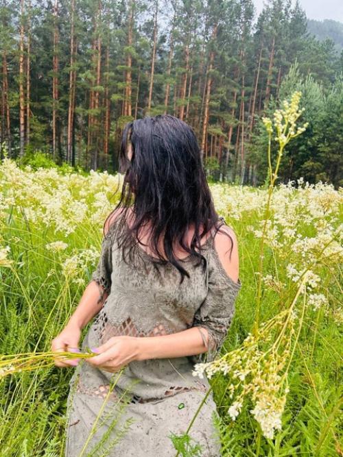 У меня не идеальная фигура и нет плоского живота. 05