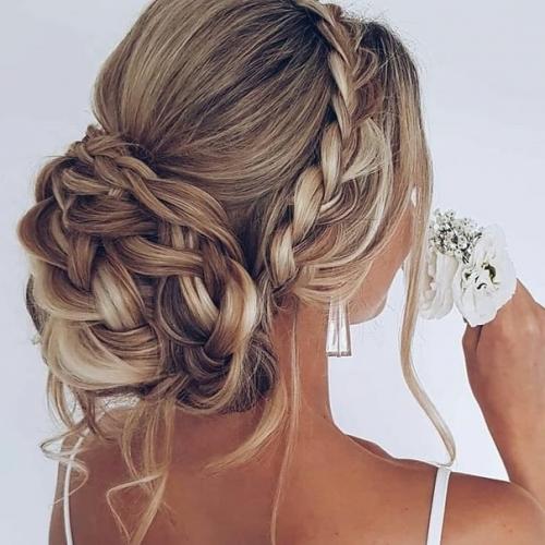 Дорогие наши, наши мастера умеют делать потрясающие укладки и причёски. 03