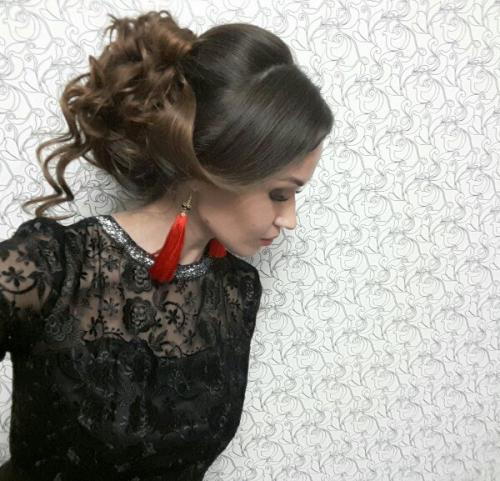 Здравствуйте, девчули!  Наступила пора свадеб, выпускных вечеров, когда каждой девушке хочется быть самой красивой в значимый для нее день. 02