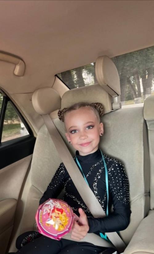 Сценический мейкап и прическа для маленькой спортсменки. 01