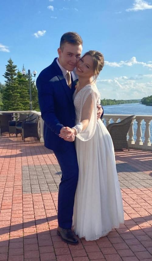 Чудесная Виталина) фото прически и макияжа с репетиции и фоточки уже со свадьбы. 01