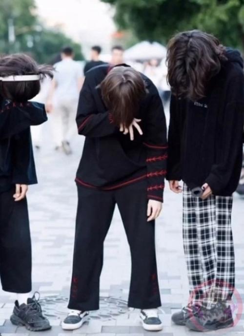 В случае если увидите такую одежду у детей - бегите. 02 В случае если увидите такую одежду у детей - бегите. 02