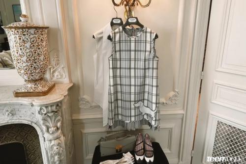 Новые материалы от Teenvogue, которые были сделаны на подготовке к шоу том Брауна, которое состоялось в Париже в конце прошлого месяца. 02