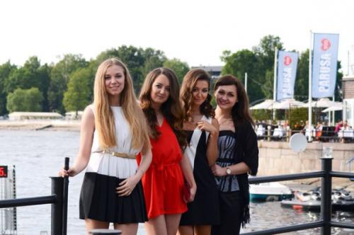 Красотки Prostudiomakeuphair?  Наши кудри сильный ветер выдерживают? 04