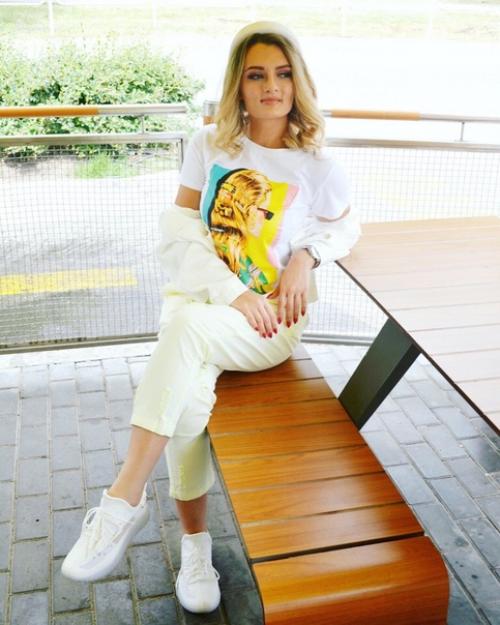 В наличии весь образ. 02