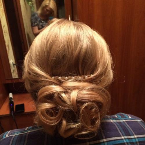 Дорогие девушки. Активная запись на причёски с макияжем идёт. 03