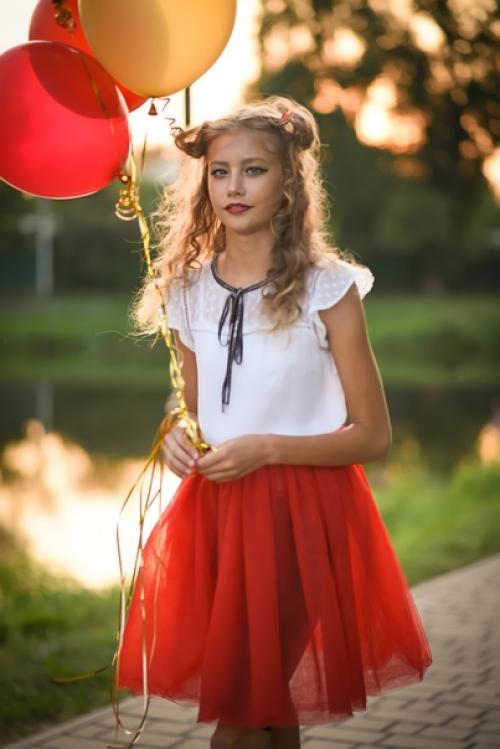 Пересматривала фотосеты, как ни странно это всё один человек. 03