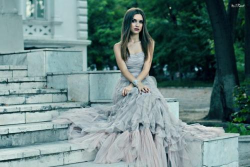 Ищу миловидную модель с опытом съёмок, у которой есть своё свадебное платье и фата, для бесплатной фотосессии, желательно посёлок котовского. 02
