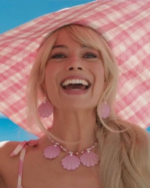 Барбикор - фантазии на тему стиля современной Барби - вот уже несколько лет один из главных модных трендов. 07