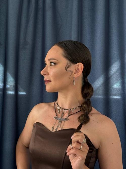 Яркий, заметный, шикарный образ на тематическую вечеринку. 01