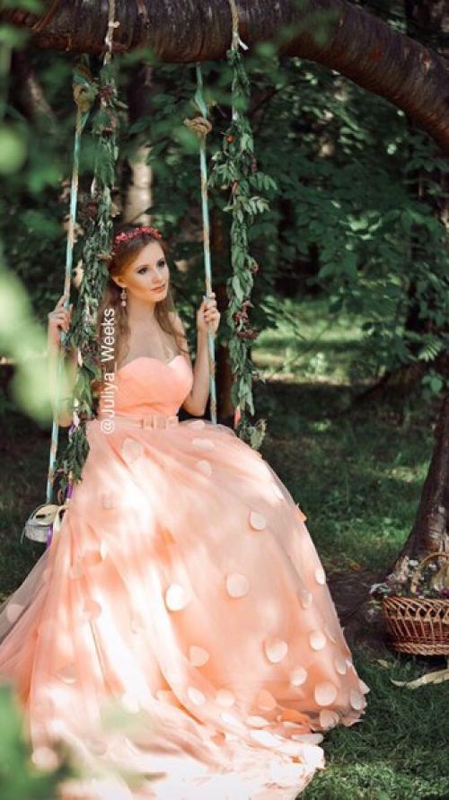 Москва. Милые девушки меня зовут Юлия, я профессиональный визажист и стилист по причёскам? 02