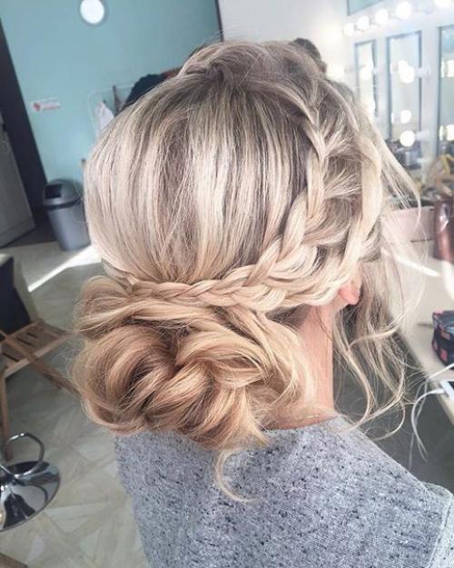 Милые девушки.  Нужны модели на объемные локоны и на прически представленные на фото для отработки и пополнения портфолио. 02