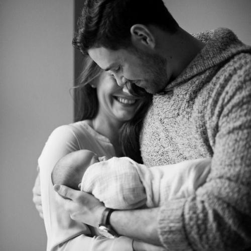 Хочу попробовать поснимать малыша (1-2 мес) с родителями в домашней обстановке. 04