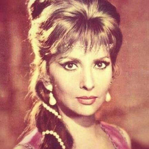 Похожи?  Нет, это не сёстры! 04