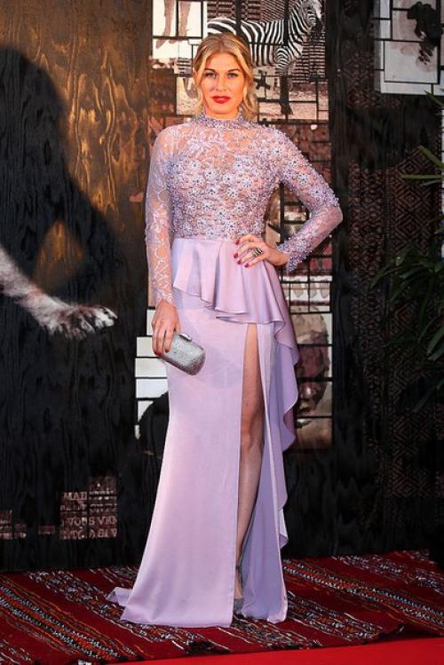 Решила поделиться с вами подборкой худших нарядов 69 го канского фестиваля, по версии журнала Glamour. 07 Решила поделиться с вами подборкой худших нарядов 69 го канского фестиваля, по версии журнала Glamour. 07