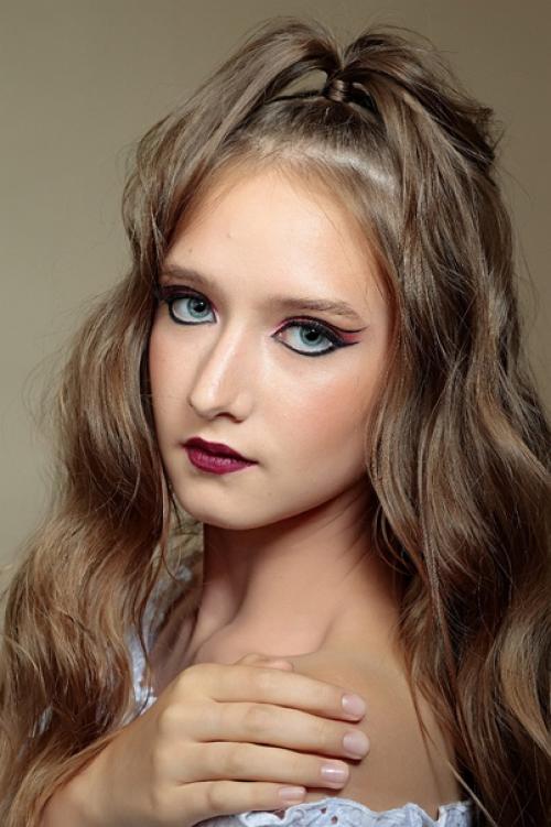 Хотите получить необычный образ для фотосессии или, может, для выступления? 01