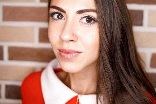 Спасибо огромное моим красивым заказчицам, которые скидывают фото с моим макияжем и причёсками? 01