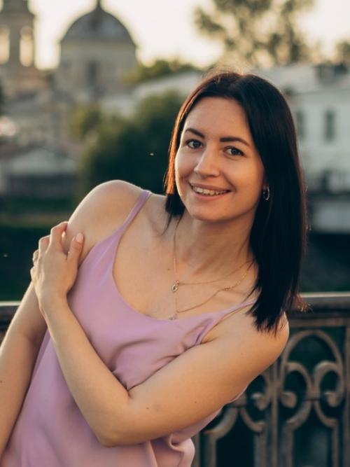 Женственность - это не только красивая одежда, причёска и макияж, но и особая манера поведения и выражения эмоций. 01 Женственность - это не только красивая одежда, причёска и макияж, но и особая манера поведения и выражения эмоций. 01