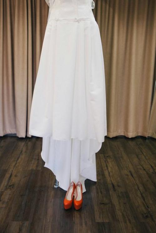 Утро невесты Елены началось в спокойной, уютной обстановке гостиной нашей мастерской. 02