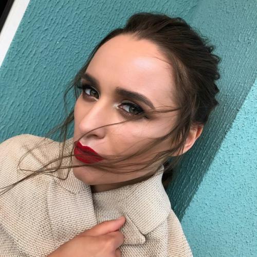 Девушки, я профессиональный визажист - стилист, буду рада подготовить вас к важному событию. 05