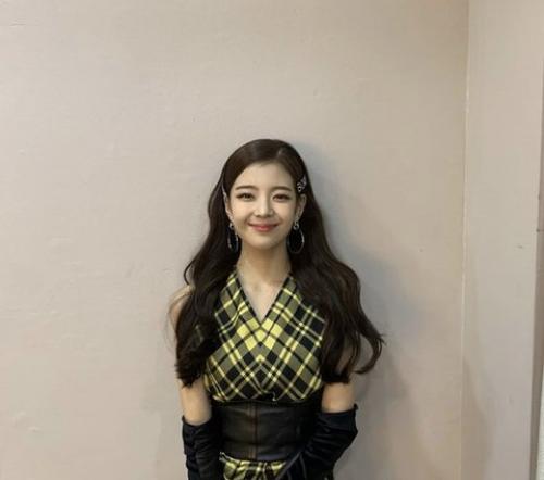 180820: прически Lia из Itzy, которые вызывают негативные реакции у к - нетизенов. 02