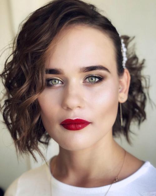 Когда невеста пришла на пробную прическу, у меня сразу сложился этот образ в голове. 05