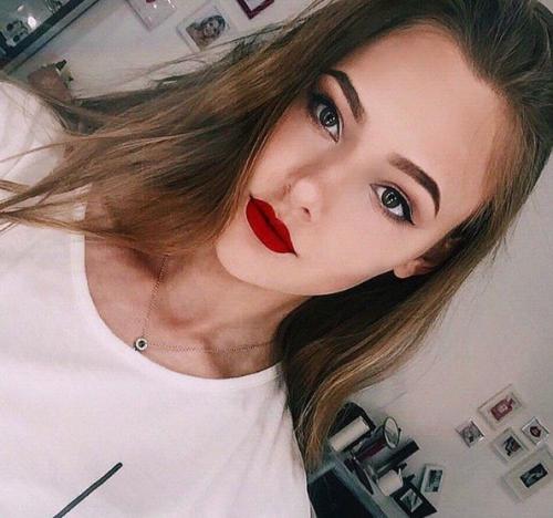 Визажист /мастер по прическам/Brow Master. 02