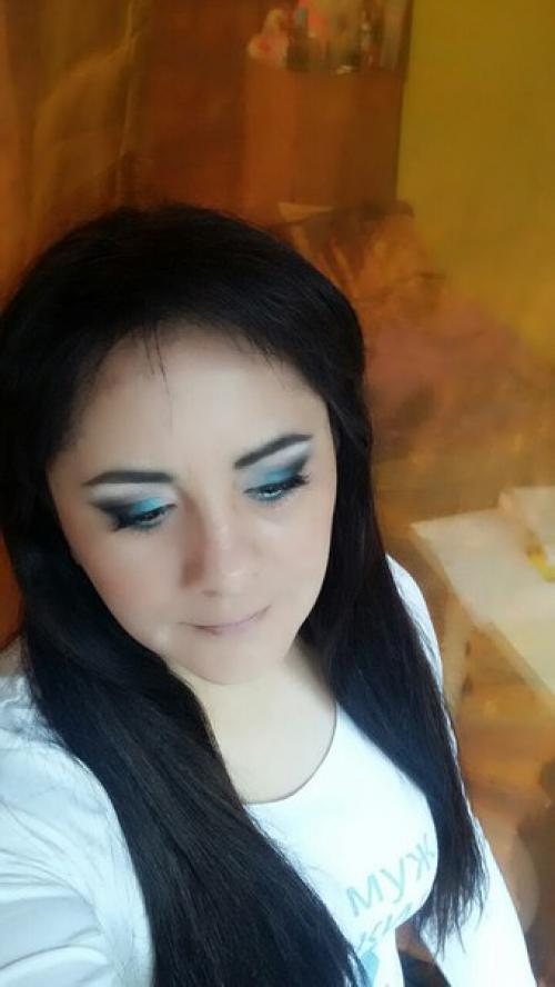 Здравствуйте.  Меня зовут Лолита. 06