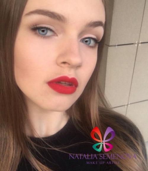 Образ, сделанный по вашему желанию, для вечернего выхода предполагает: 02