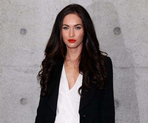 Локоны - самая универсальная и женственная прическа на любое мероприятие и торжество. 06