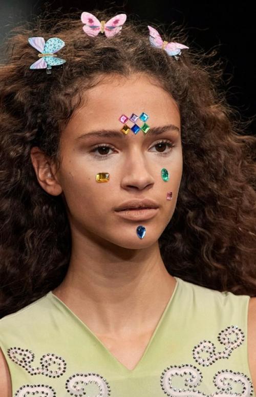 Главные бьюти - тенденции показов осень - зима 2022/2023. 05