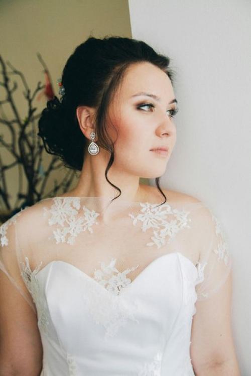 Утро невесты Елены началось в спокойной, уютной обстановке гостиной нашей мастерской. 05