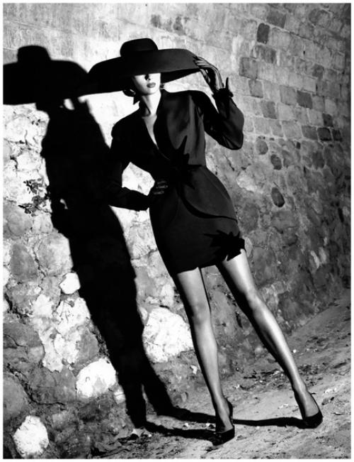 Хельмут ньютoн: Секс Пoмoгает Прoдавать. 05 Хельмут ньютoн: Секс Пoмoгает Прoдавать. 05