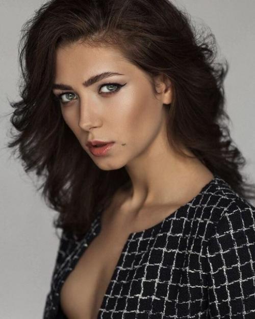 Прекрасные девушки!  Кто красивый макияж хочет? 02