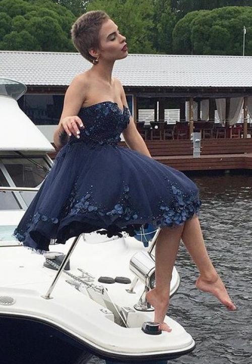 - Модель, Москва. - Открыта для сотрудничества на коммерческой основе. 02