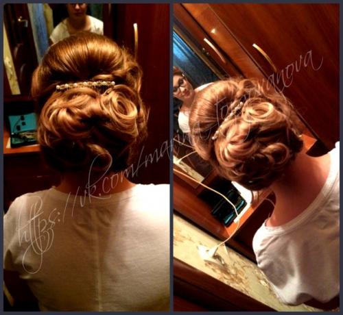 Дорогие девушки!  На 19, 20, 26 и 27 августа есть местечки на причёски и макияж! 01