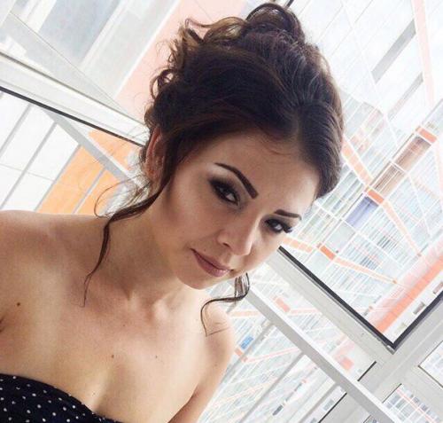 Всем здравствуйте, я сертифицированный мастер по визажу, приглашаю вас на образ к выпускному, фотосессии, дни рождения, а так же свадьбы? 07