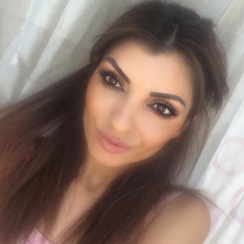 Дорогие красавицы!  Сделайте свой образ ещё прекраснее записываемся на макияж? 02