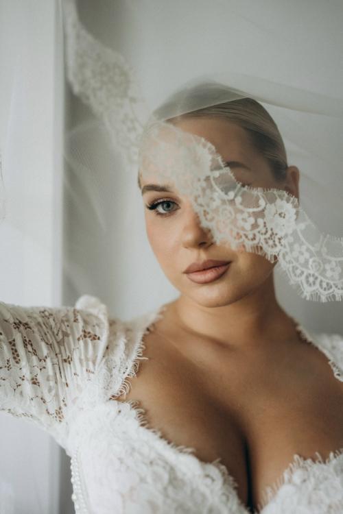 Фотосессия невесты в отеле после сборов: почему я всегда рекомендую её делать. 08