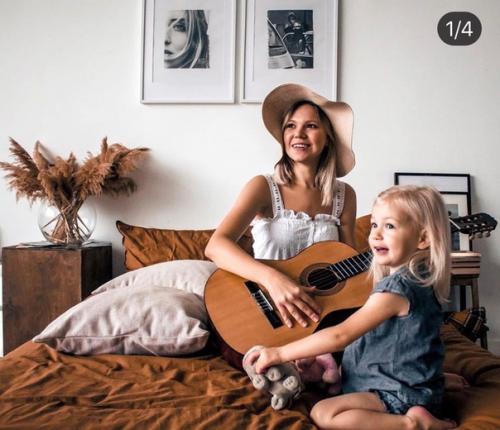 Тольятти.  Мы ищем фотографа на фотосессию мама и дочка. 03