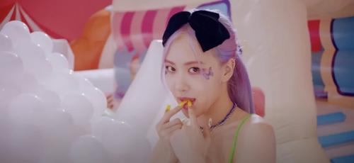 Хейт на дегенератов, которые в большинстве своем мимокрокодилы и даже не блинки, что напустились и заклевали тизер розе к альбому блекпинк. 04 Хейт на дегенератов, которые в большинстве своем мимокрокодилы и даже не блинки, что напустились и заклевали тизер розе к альбому блекпинк. 04