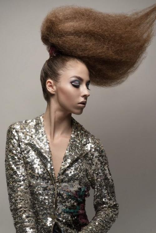 Всем привет.  Я стилист по прическам, совместно с визажистом ищу фотографа и модель с ярким цветом волос (волосы нужны длинные) для бьюти съемки. 05