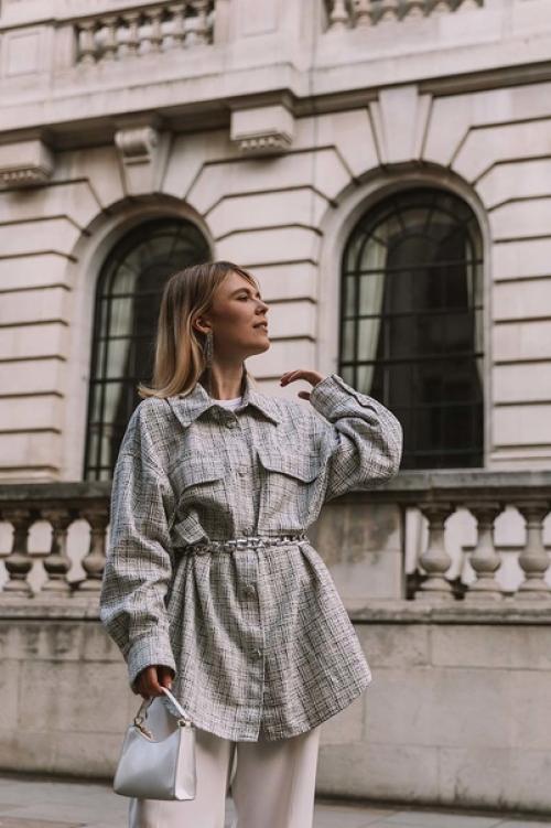 Тренды в фотографии 2021-2022. Естественные, живые фото в движении, смазанные фото. 01