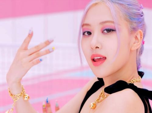 Хейт на дегенератов, которые в большинстве своем мимокрокодилы и даже не блинки, что напустились и заклевали тизер розе к альбому блекпинк. 07 Хейт на дегенератов, которые в большинстве своем мимокрокодилы и даже не блинки, что напустились и заклевали тизер розе к альбому блекпинк. 07