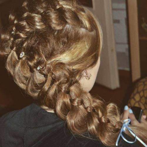 Девушки!  Приглашаю вас на прически, (свадебные, вечерние, детские). 03