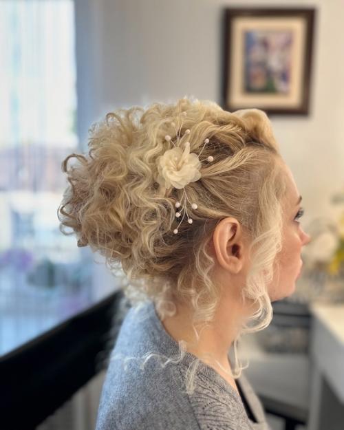 В этот особенный день каждая деталь значение имеет. 01