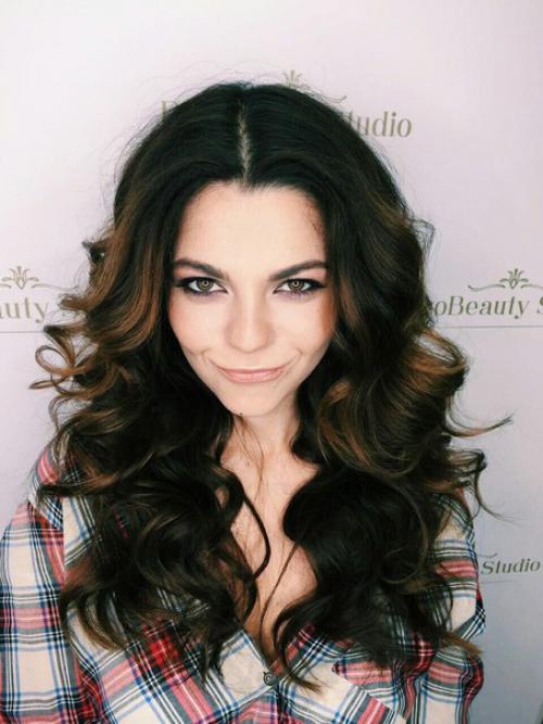 Здравствуйте!  Срочно ищу модель на завтра (20/09/17) в 11: 00 на макияж и причёску. 06