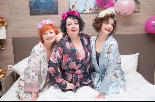 Ну раз я сюда пришла, расскажу что у меня в жизни интересного случилось. 01