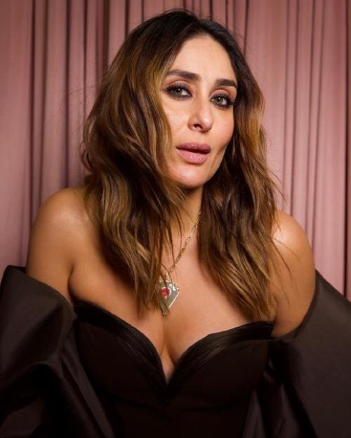 Карина капур кхан в образе от стилиста - Лакшми Лер. 03